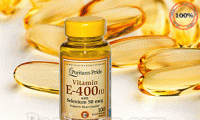 Viên uống vitamin E - 400IU with selenium 50mcg Puritan's Pride hàng chính hãng Mỹ, giúp làm chậm lão hóa da, đồng thời hỗ trợ tăng cường sức khỏe tim mạch và tuần hoàn máu. Giá 280.000đ.