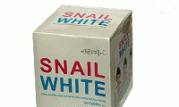 Kem dưỡng trắng da mặt Snail white – Hàn Quốc, giúp dưỡng da trắng mịn, ngăn ngừa mụn, chì số chống nắng SPF 50PA +++. Giá 70.000đ.